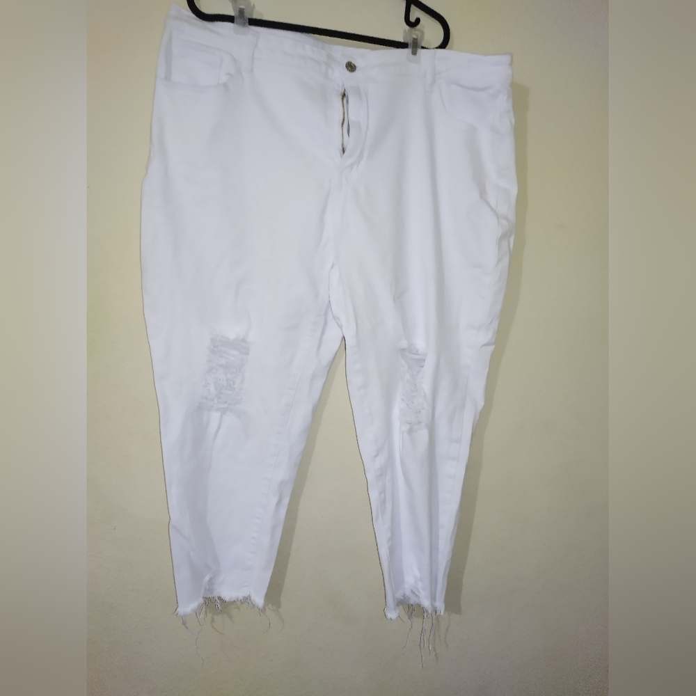 4XL White Distressed Women's Jeans